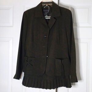 D19- 👌- 2 pc Hunter Green Clorered Jacket and Skirt Set - sz 10